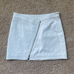 Wilson’s Maxima Leather Zipper Front with Asymmetrical Hem (Size 6)